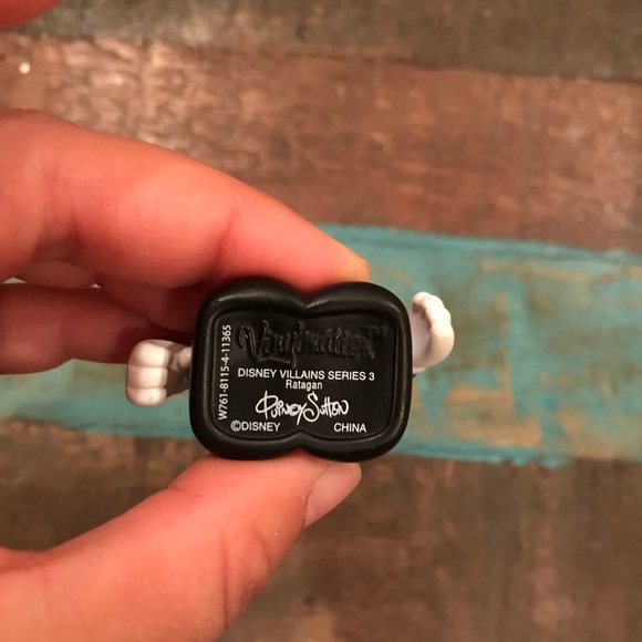 NIB Ratigan Vinylmation Figure - Picture 5 of 7